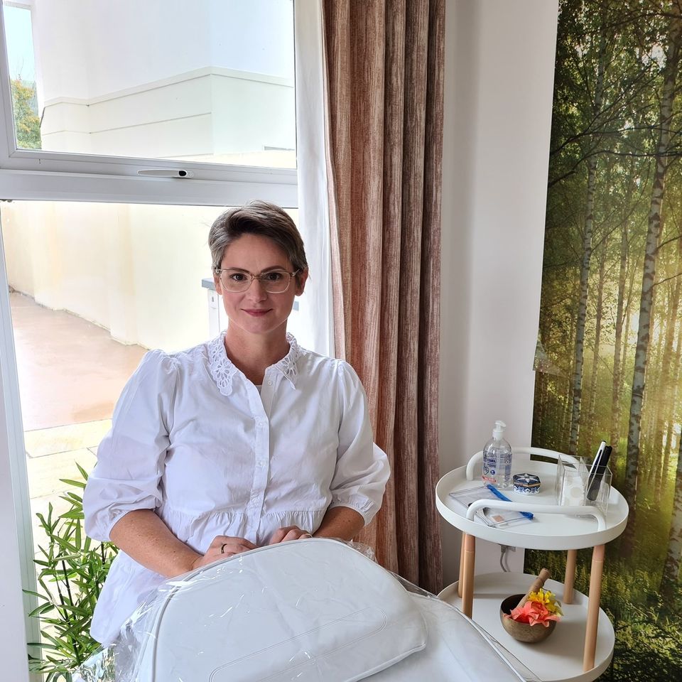 Certified Reflexologist Near Cork – Expert Care at 3RReflexology